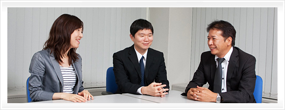 西日本電信電話株式会社 マーケティング部 IPサービス部門 IP営業推進担当(光BPR) 主査 大西 孝司氏 技術革新部 ITイノベーション部門 顧客管理担当 所 将也氏 NTTコムウェア株式会社 NGN-OpS事業本部 SOソリューション部 カスタマサービスフロントBU 片桐 智子