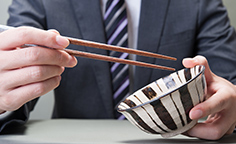 ビジネスパーソンに贈る健康メニュービジネスパーソンの落とし穴「ばっかり食べ」からの脱却
堀知佐子さん（第5回）